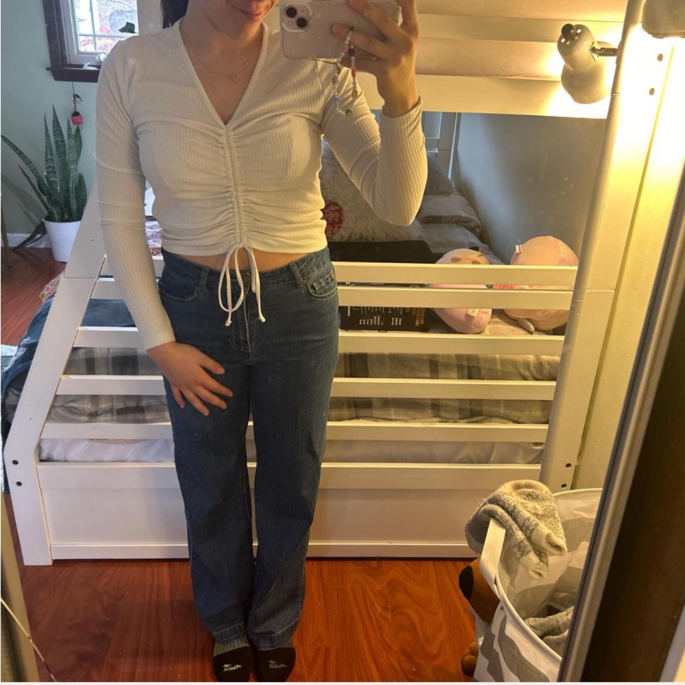 White stretchy long sleeve with tie